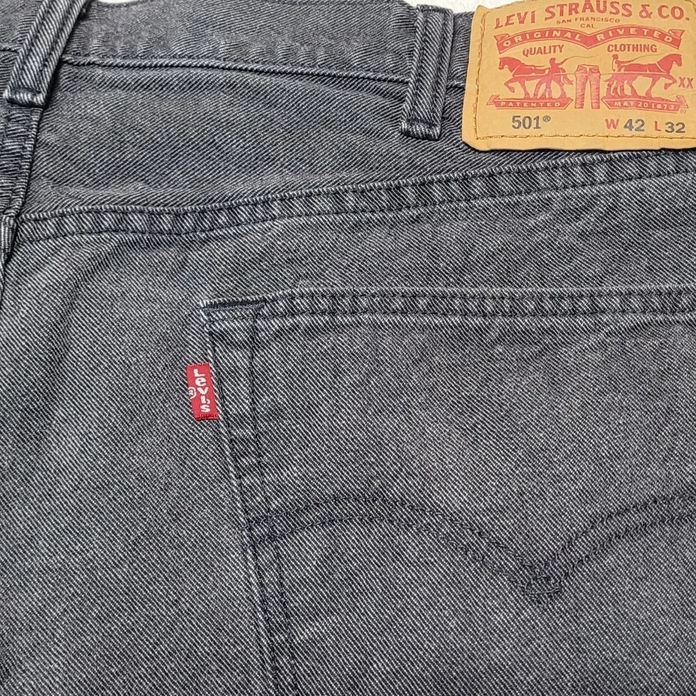 Levi's 501 White Oak Cone Denim Charcoal Gray Button-Fly Straight Leg Jeans
